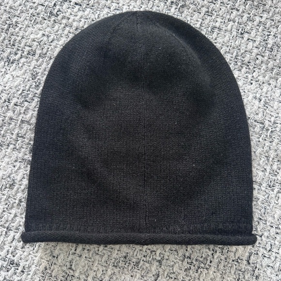 NWOT Quince black cashmere hat - Picture 2 of 3